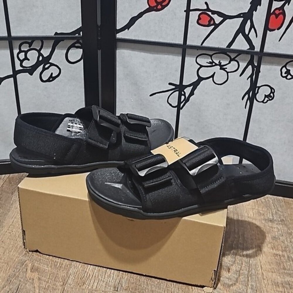 Astral Black Webber Sandals Size 9 New - Picture 5 of 13